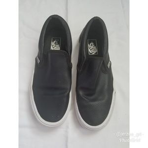 VANS Perforated Leather Black size 9 women, men 7